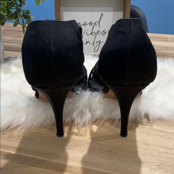 Manolo Blahnik Black Satin Strappy Heels - Picture 4 of 7